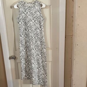 Elegant Gray Patterned Midi Dress